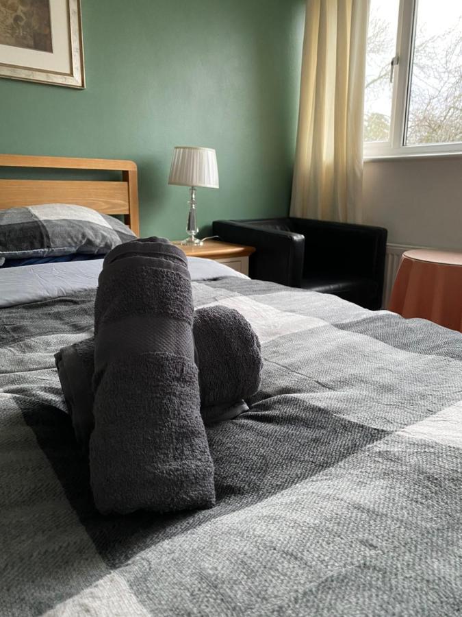 1 Luxurious Double Bedroom With Private Shower Ридинг Экстерьер фото